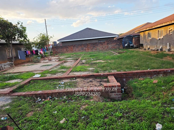 300square metre stand with title deeds for sale  in Damofalls