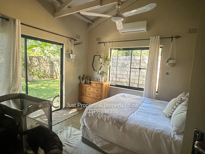 Leafy 3 Bed Victoria Falls Home with Flatlet & Garden Verandah