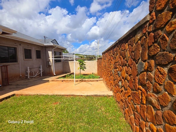 4 Bedroom Flat & Apartment