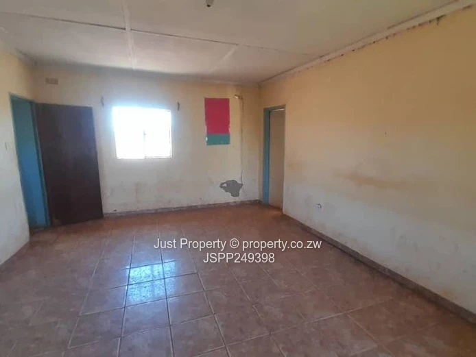 Whitecliff House For Sale - $95000