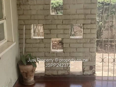 3-Bed Southerton Home — Garden, Driveway 