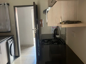 2 Bedroom Flat & Apartment
