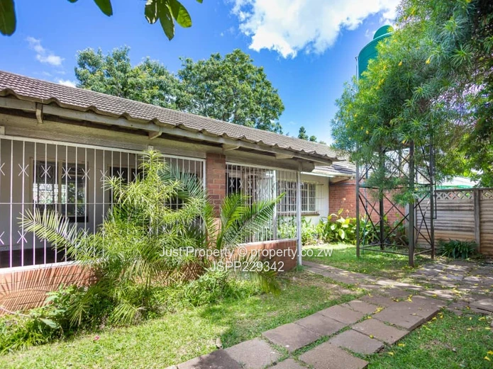 Avondale West: 2-Bed Garden Flat with Fitted Kitchen (Sole Mandate)