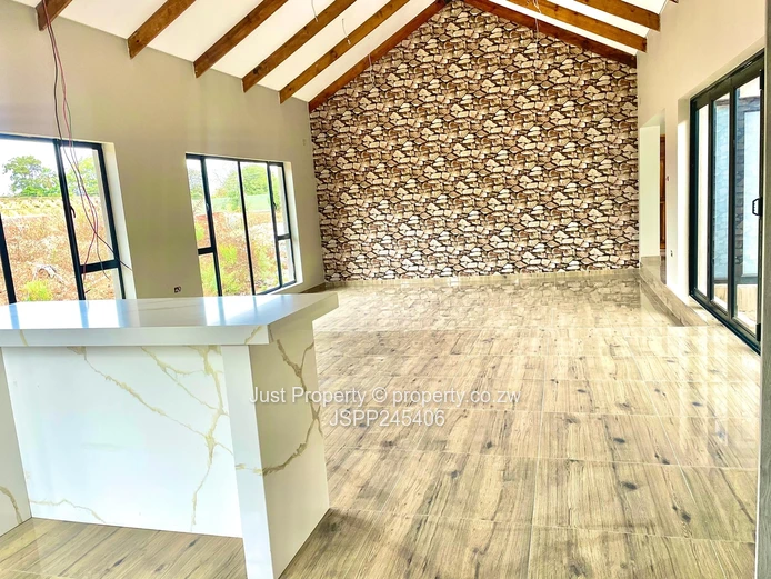 Light-filled 3-Bed Greendale Flat with Borehole