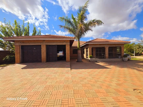 5 Bedroom House