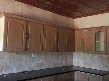 6 Bedroom House