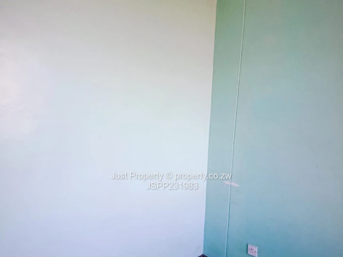 Eastivew Garderns Flat for sale