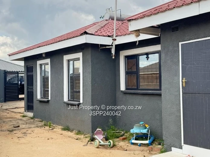 5 Bed luxurious home: Budiriro Cabs Project: To RENT (Sole Mandate)