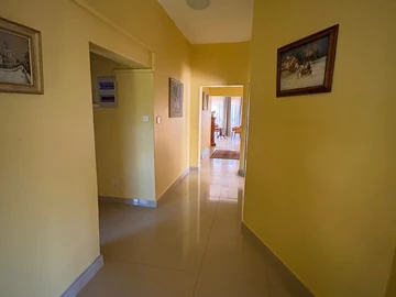 6 Bedroom Flat & Apartment