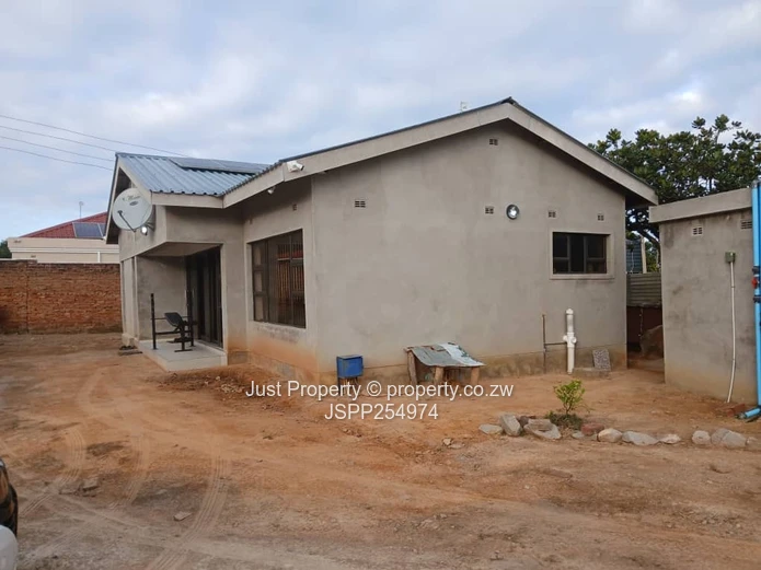 Stone-walled 2-Bed Cottage on 1,200m² with Borehole - Title deed