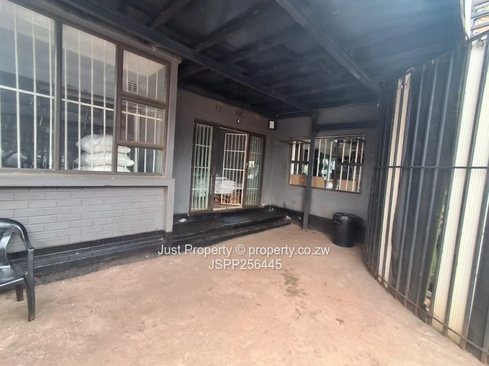 Affordable 18 m² CBD Office — Balcony & Secure Gate