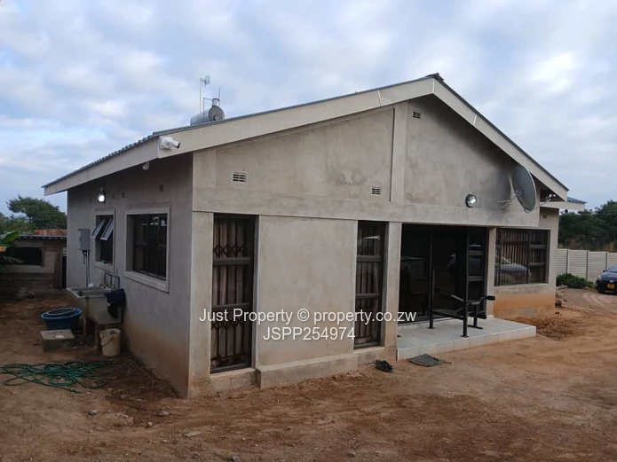 Stone-walled 2-Bed Cottage on 1,200m² with Borehole - Title deed