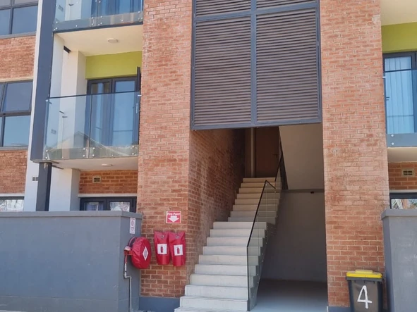 2 Bedroom Flat & Apartment