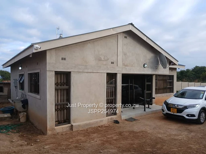 Stone-walled 2-Bed Cottage on 1,200m² with Borehole - Title deed
