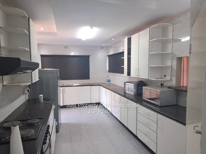 Beautiful 3bed house  Borrowdale : To Rent