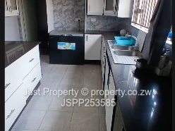 3 Bedroom House Dzivarasekwa EXT: RENT 