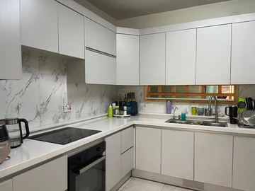4 Bedroom Flat & Apartment