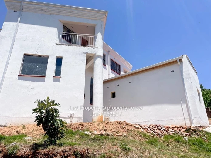 Grand 6-Bedroom Home on 4452 m², Borrowdale Brooke (Sole Mandate)