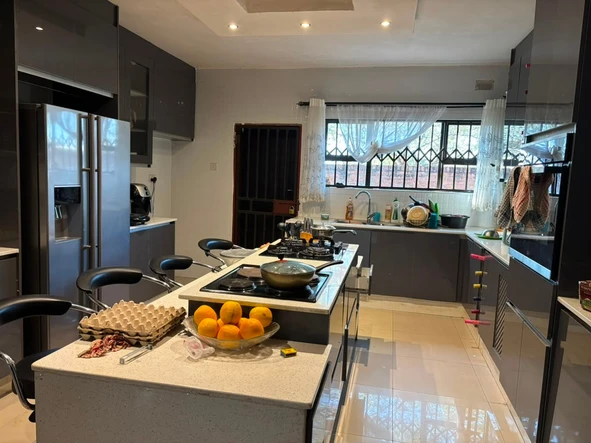 5 Bedroom House