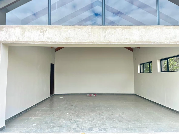 3 Bedroom Flat & Apartment