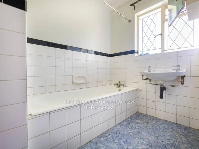 2 Bed Garden Flat; Avondale  West; For  Rent
