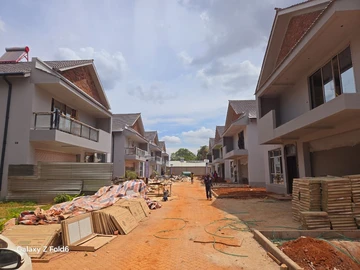 8 Unit Townhouse Complex