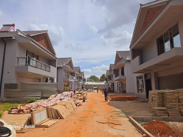 8 Unit Townhouse Complex