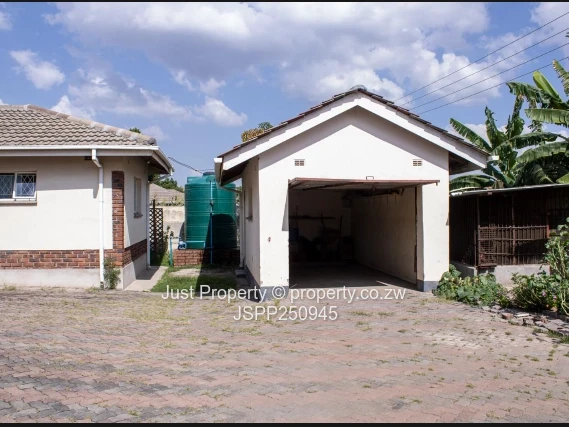 Zimre Park 4 Beds: Odzi Road: Rent
