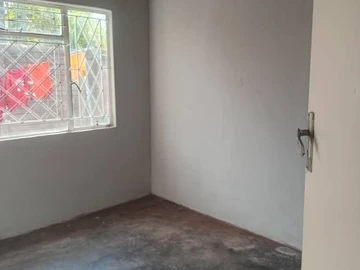 Budiriro house to Let