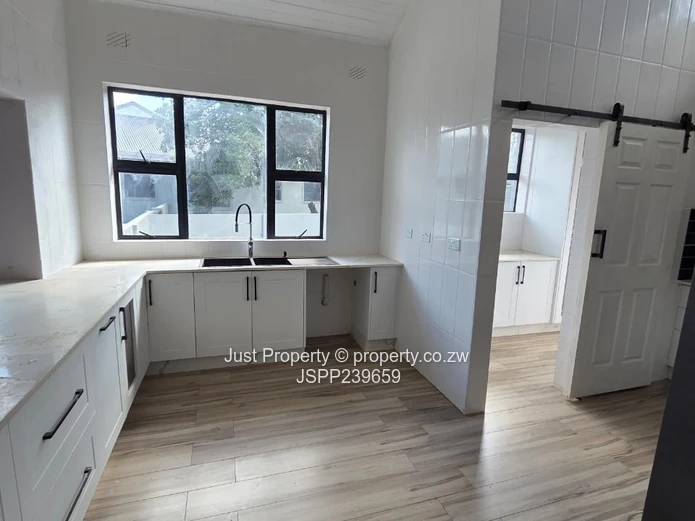 Luxurious 3 Bed house in a secure neighbourhood: Rent