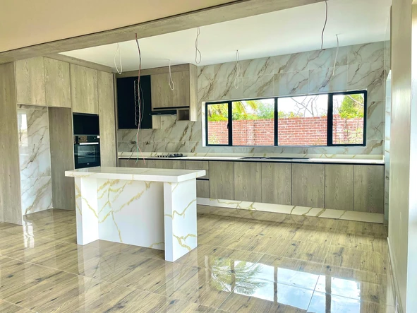 3 Bedroom Flat & Apartment