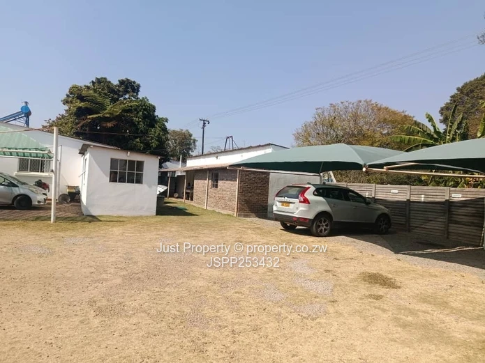 Commercial Property in Milton