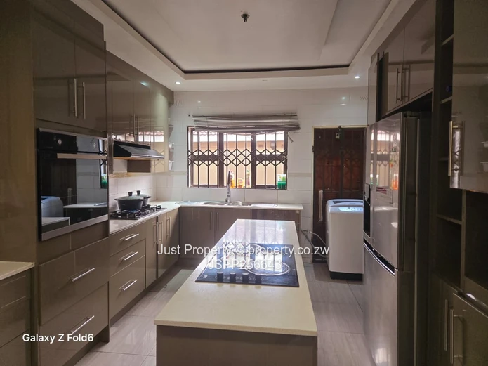 Madokero 4-Bed Home - Fitted Kitchen, Carport & Solar