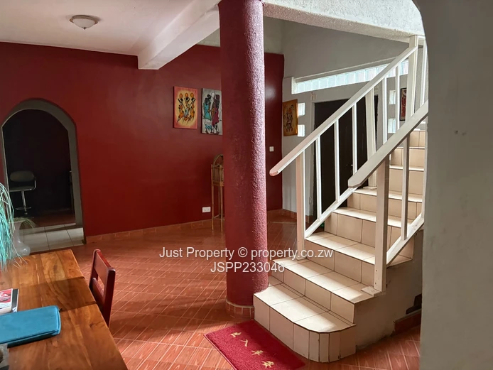 Modern 6 bedroom House